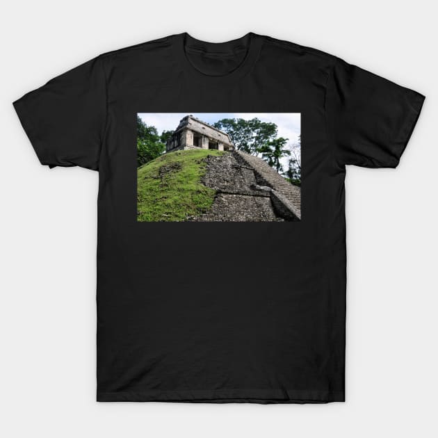 Mexique - Palenque, site Maya T-Shirt by franck380